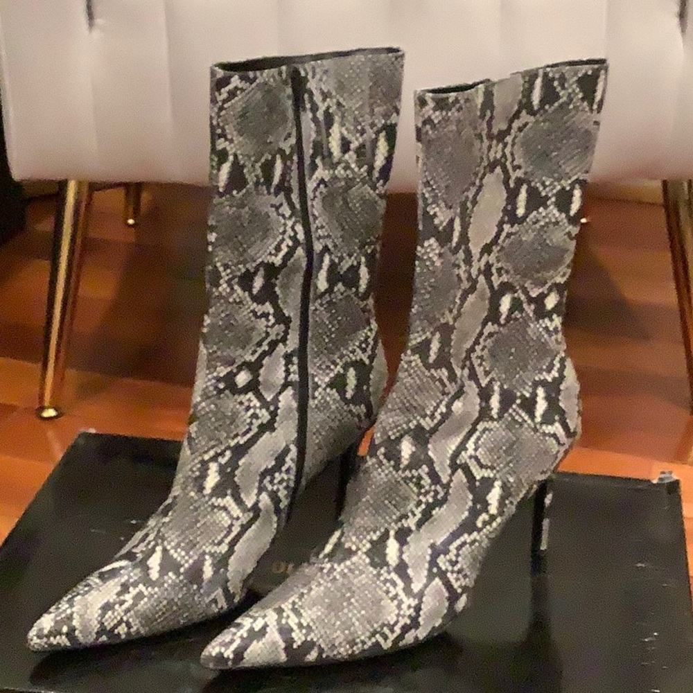Women's Snakeskin Pattern Boots
